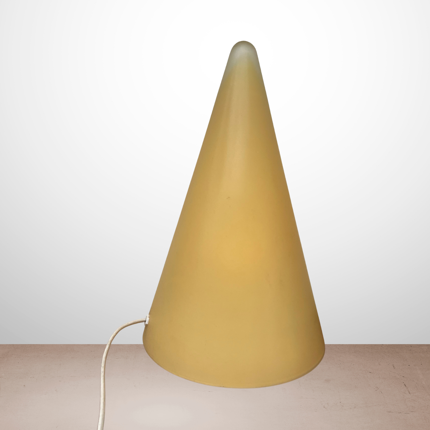 Lampe à poser Teepee SCE vintage