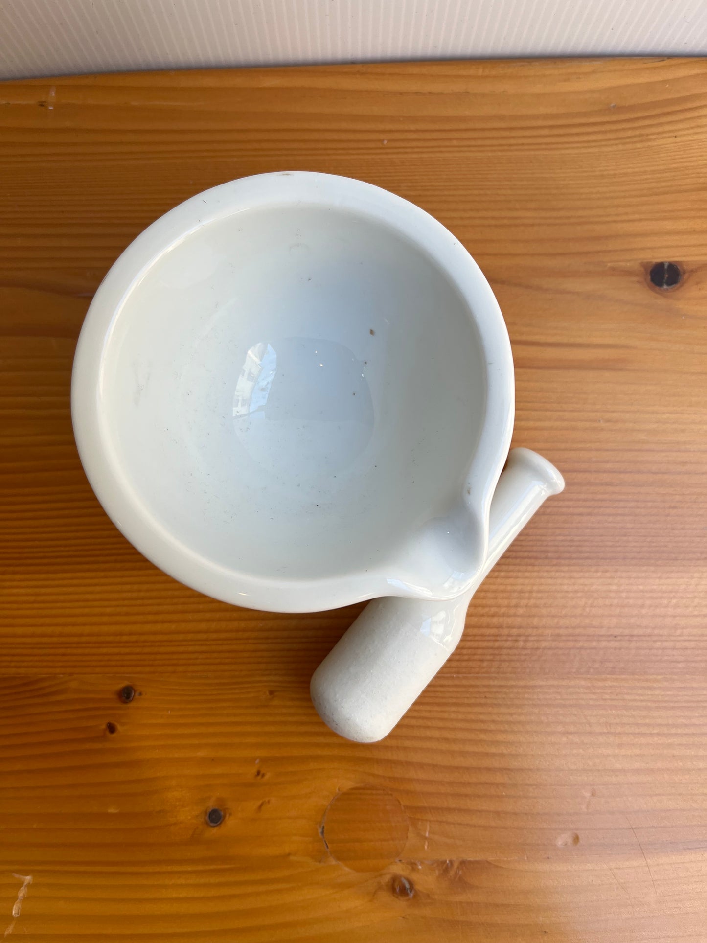 Petit pilon mortier en porcelaine