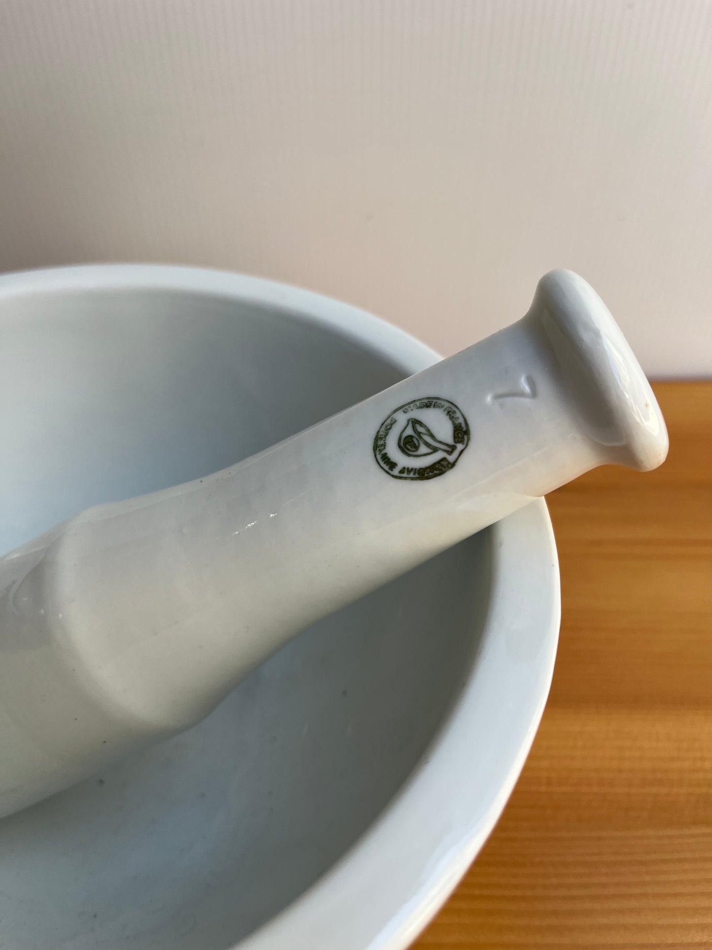 Grand pilon mortier en porcelaine