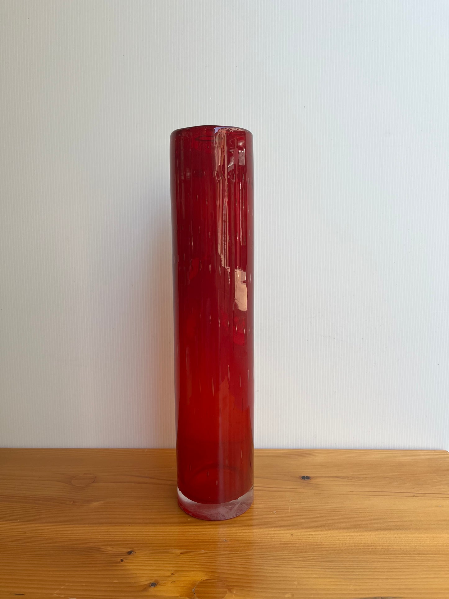Grand vase en verre soufflé rouge