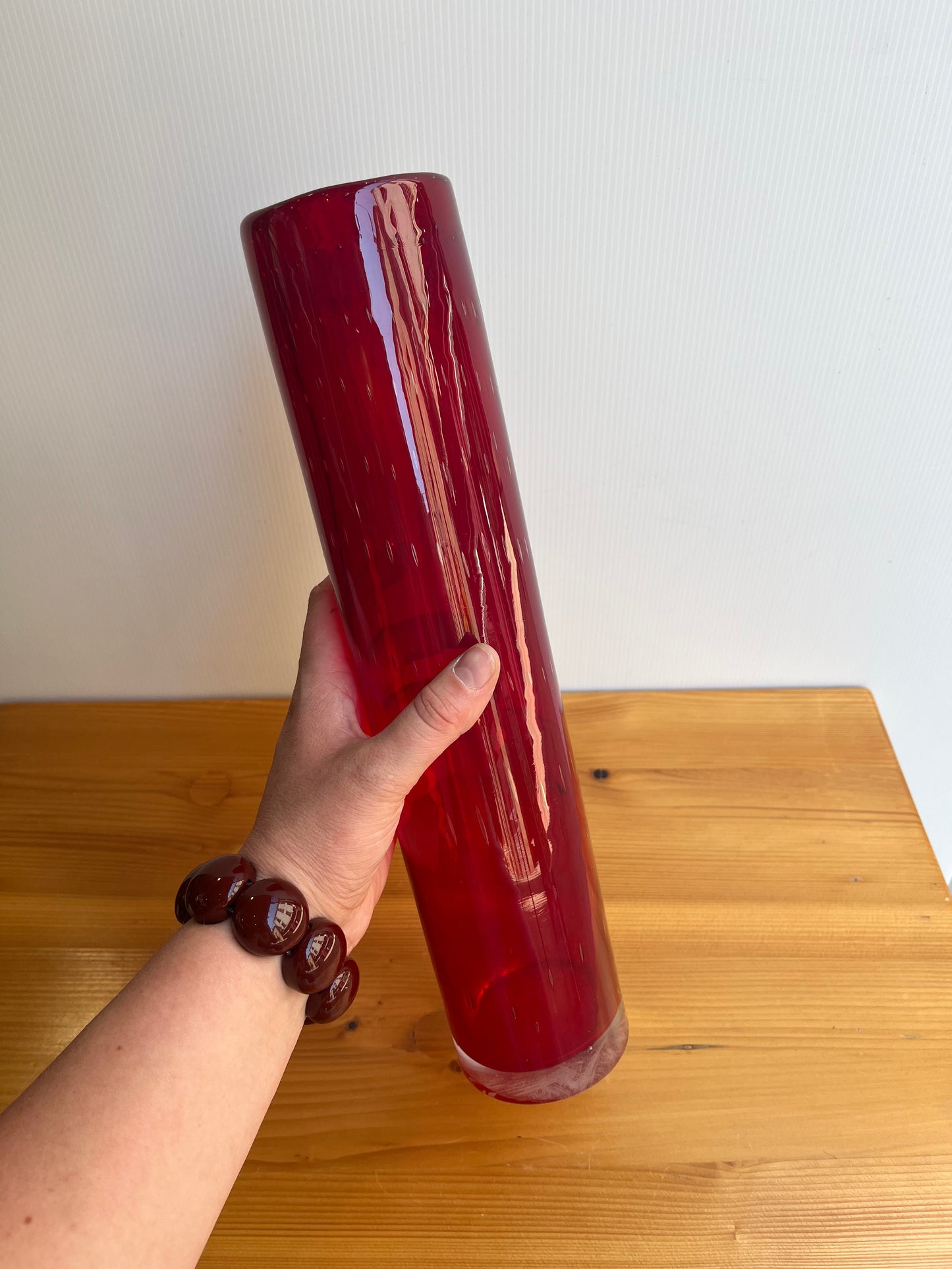 Grand vase en verre soufflé rouge