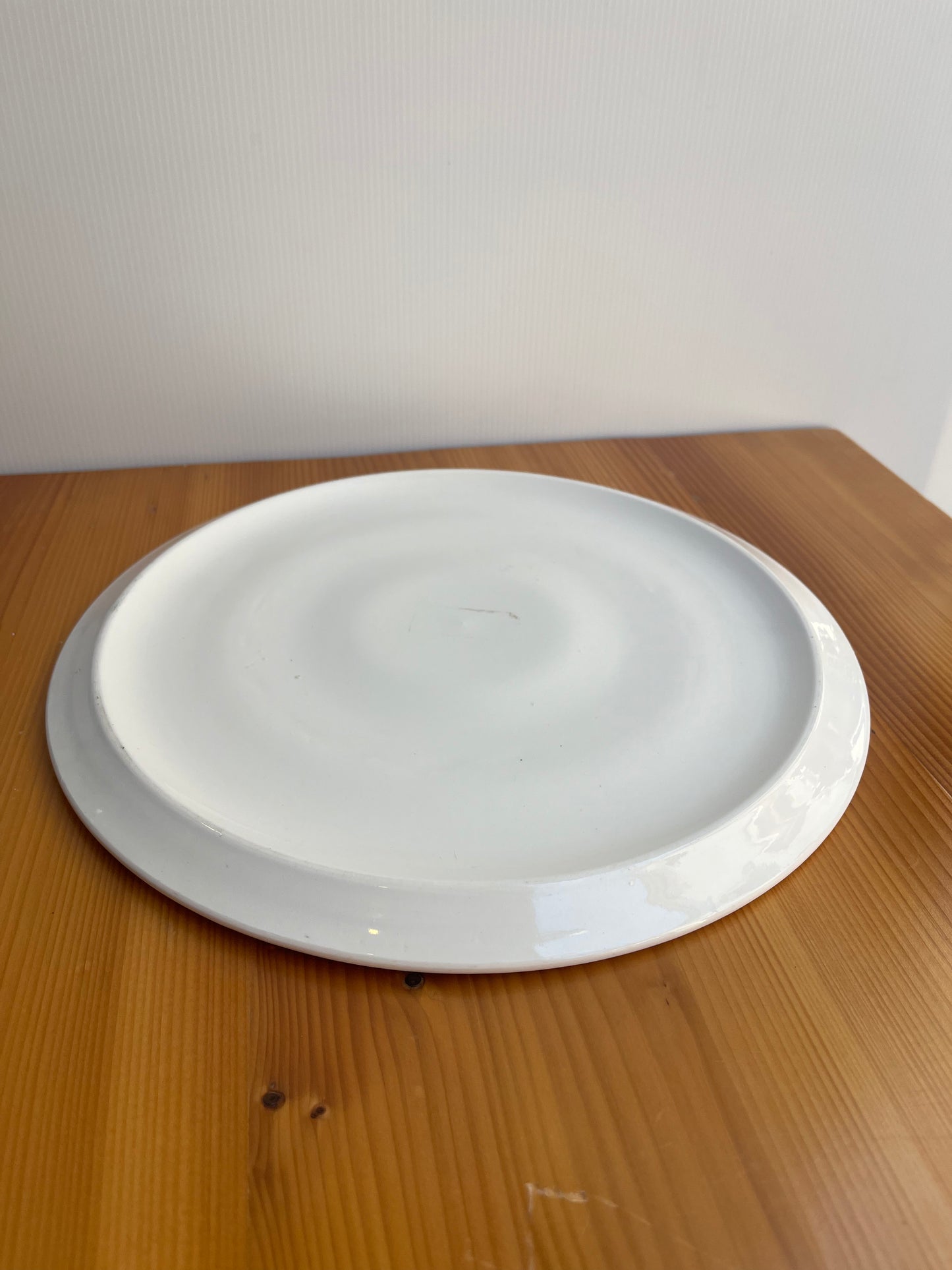 Plat rond à gâteaux en faïence