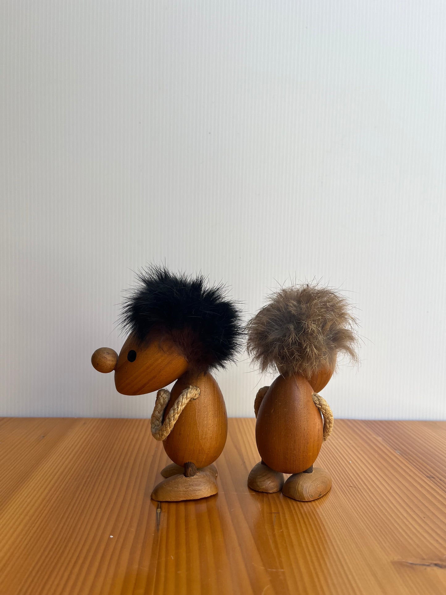 Duo de figurines danoises en teck par Hans Bolling