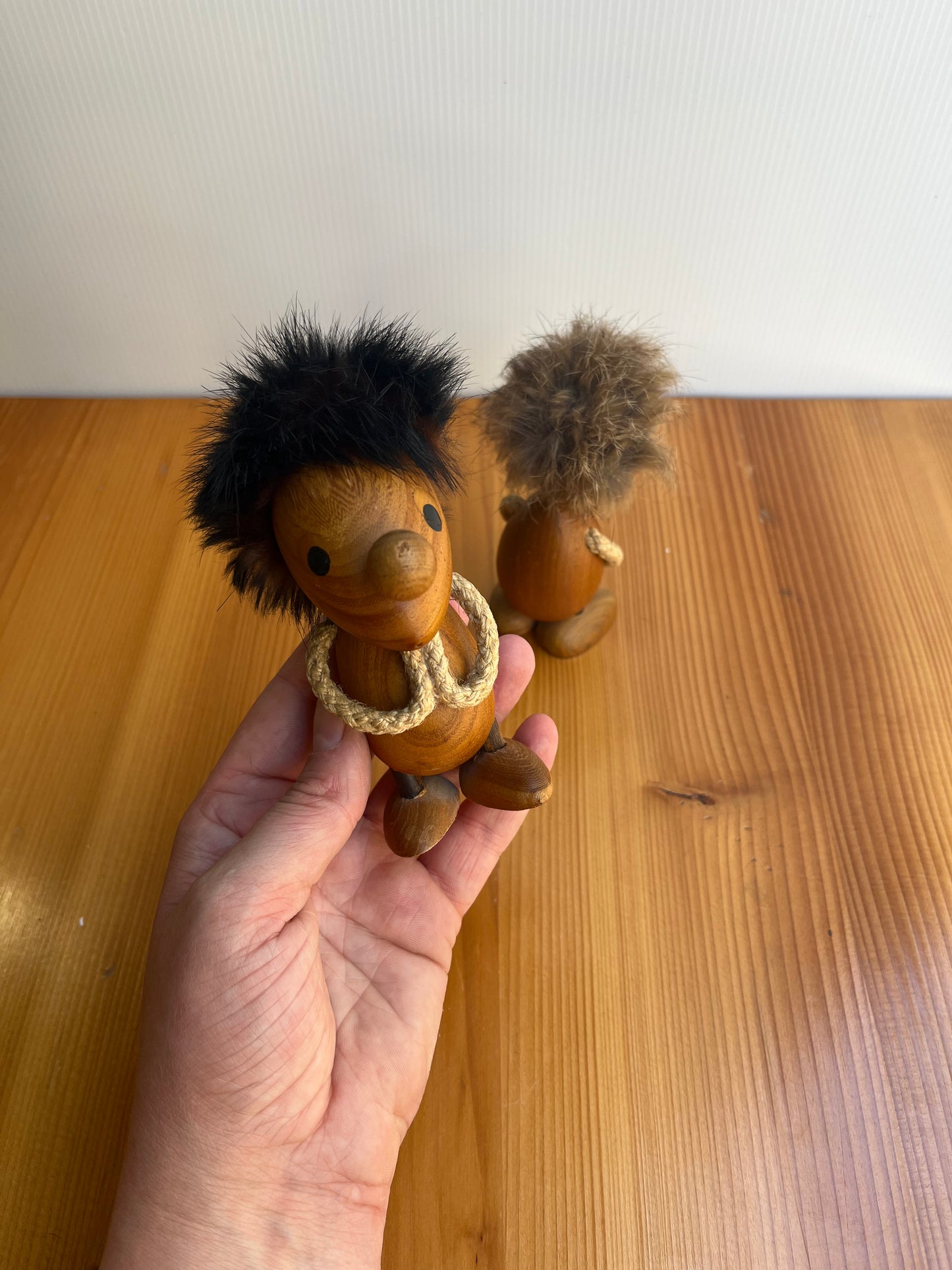 Duo de figurines danoises en teck par Hans Bolling