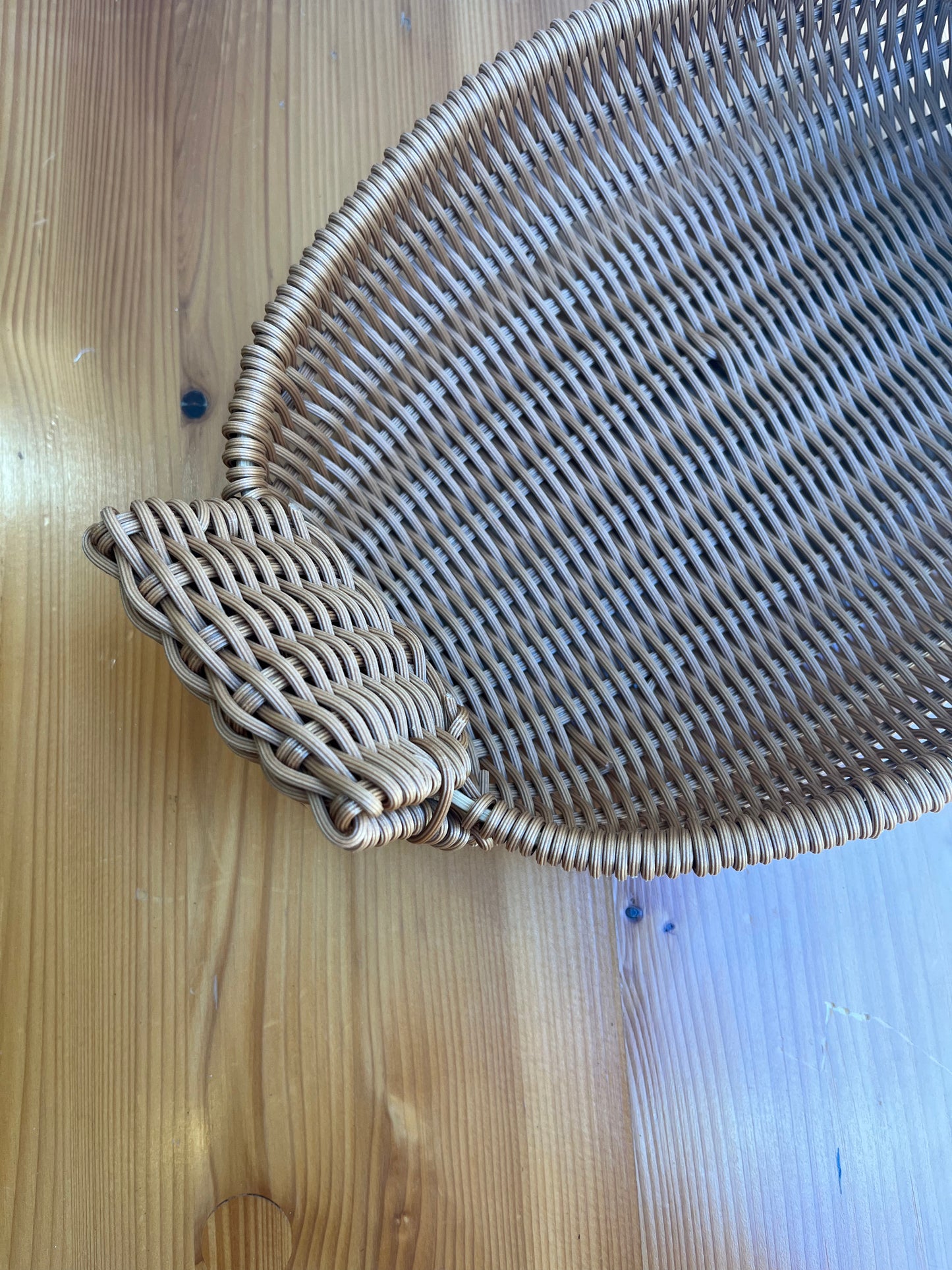 Corbeille tissée en plastique canard