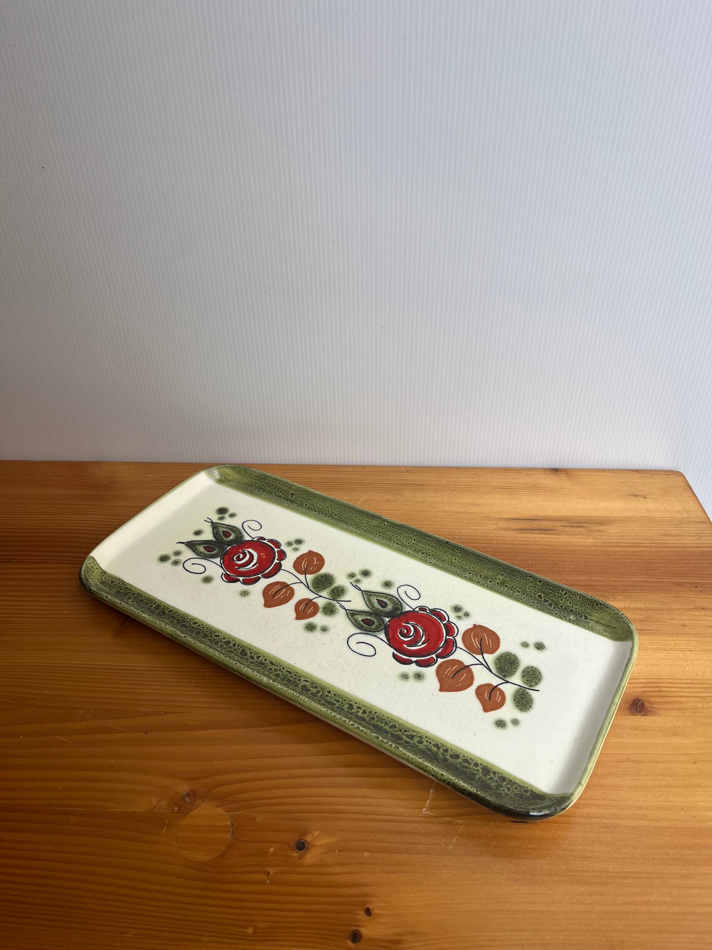 Plat à cake vintage en céramique