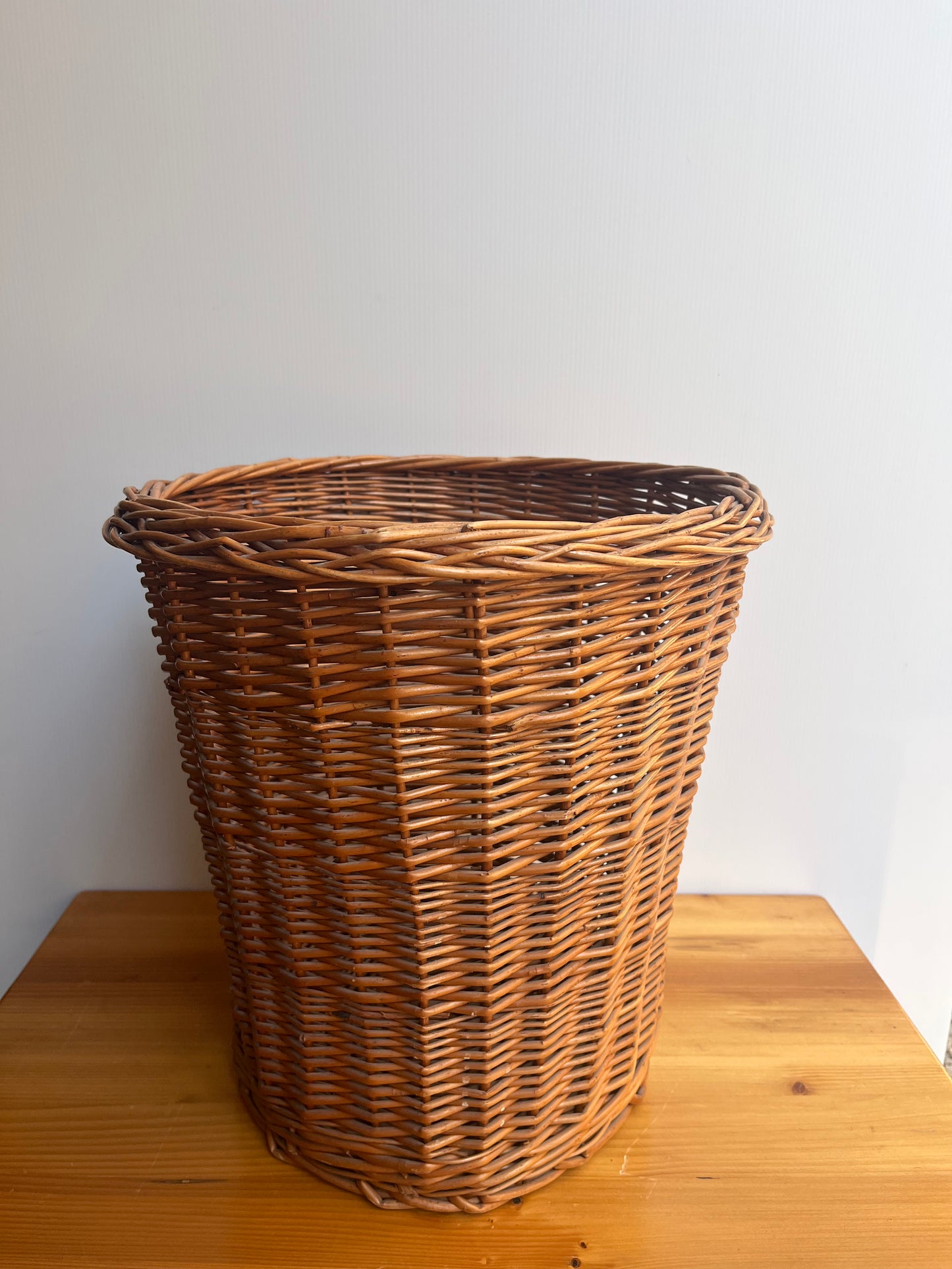 Corbeille à papier en osier tressé