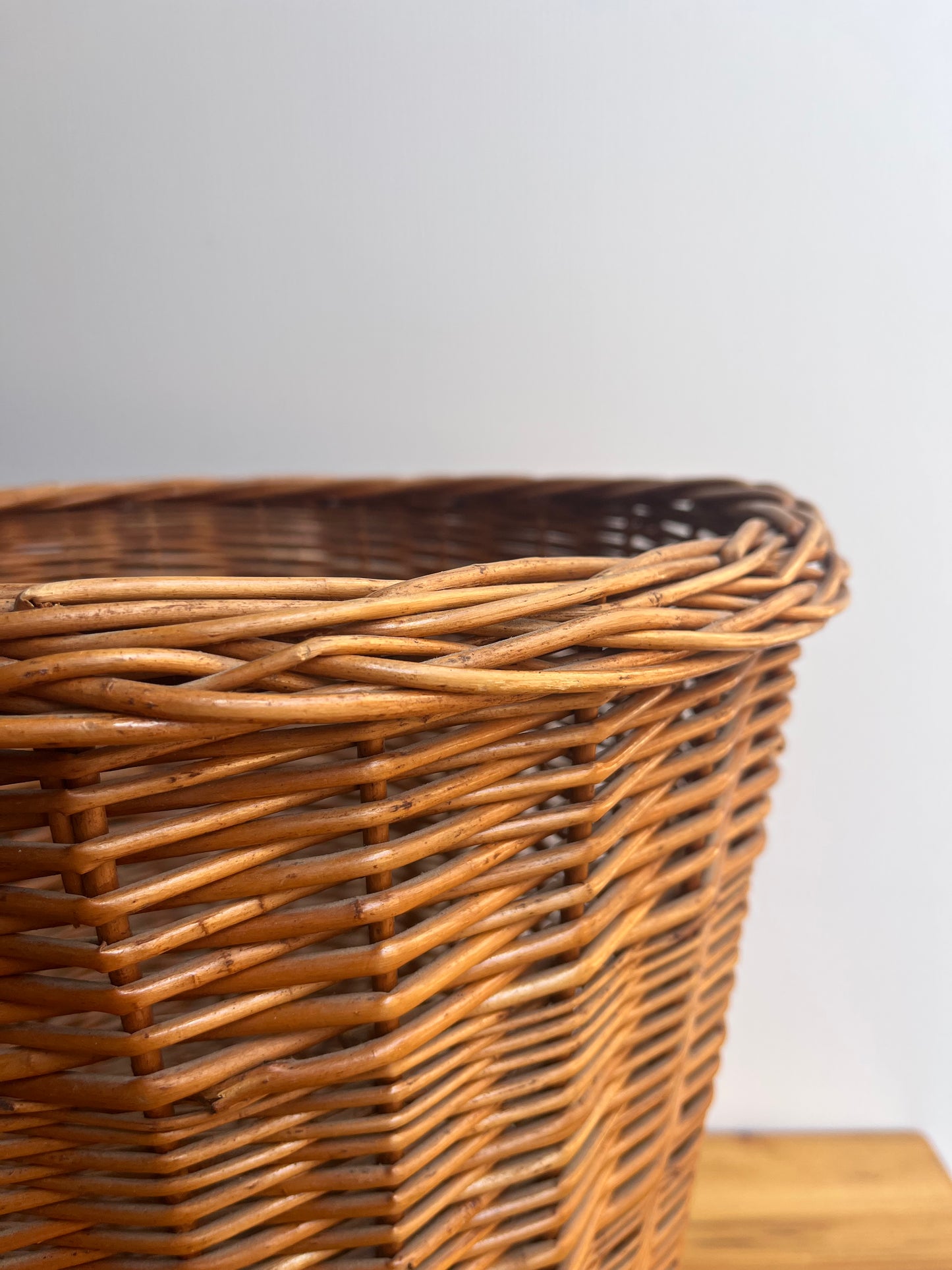 Corbeille à papier en osier tressé