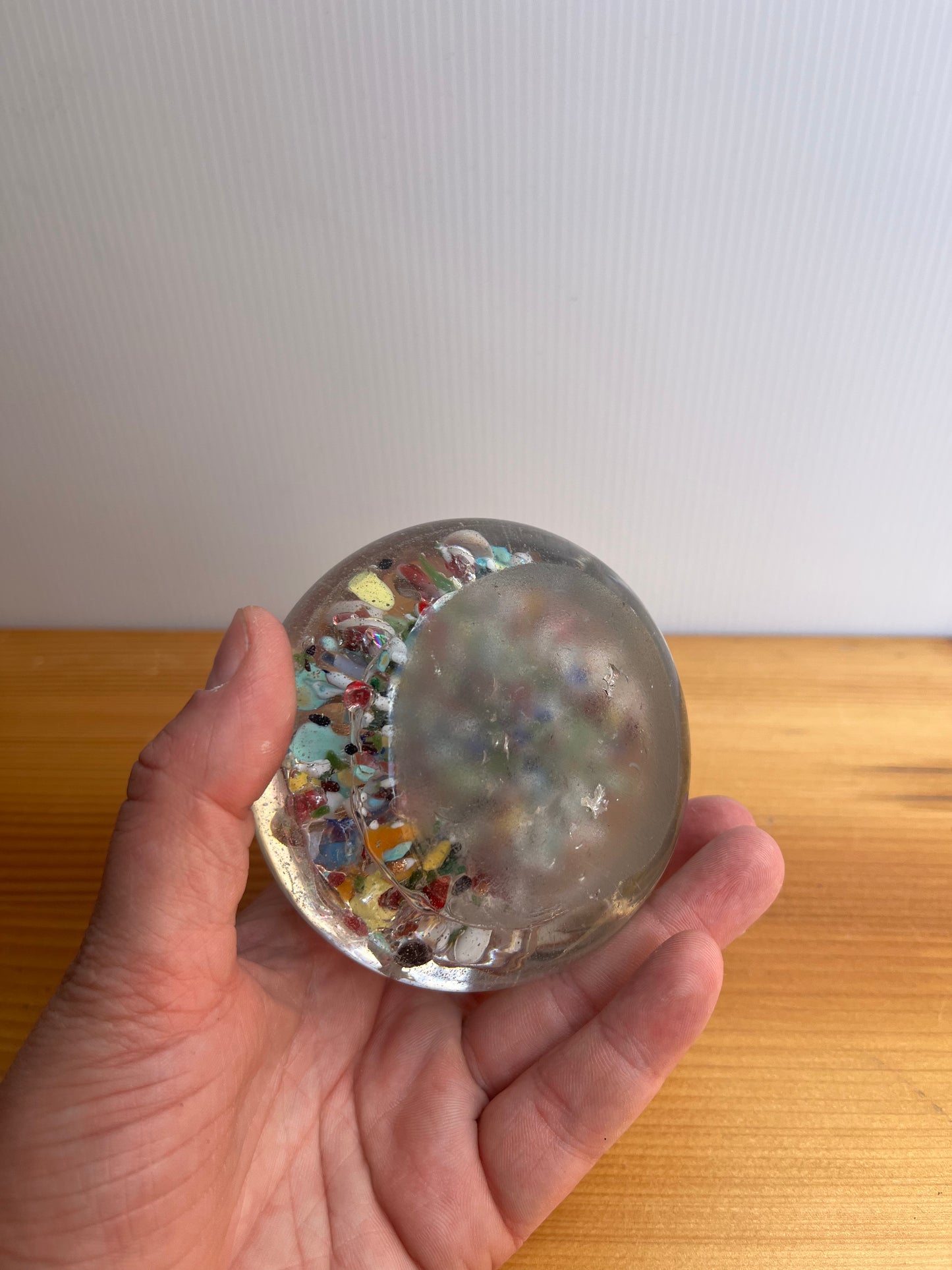 Sulfure/presse papier en verre avec inclusions