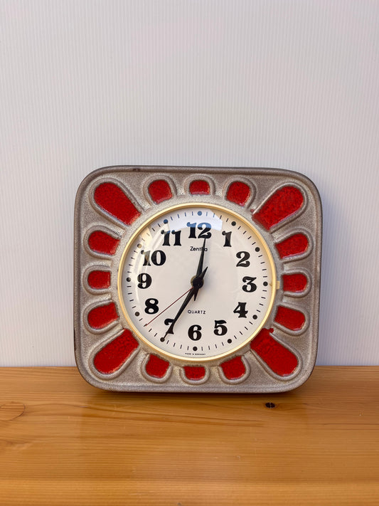 Horloge murale vintage en céramique