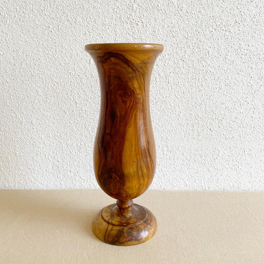 Vase en bois tourné d'olivier