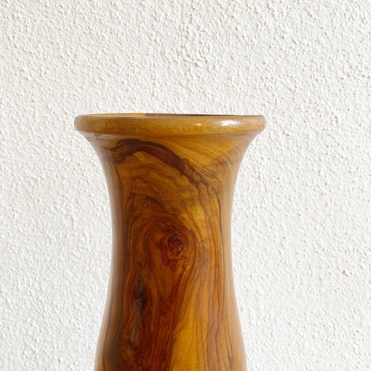 Vase en bois tourné d'olivier