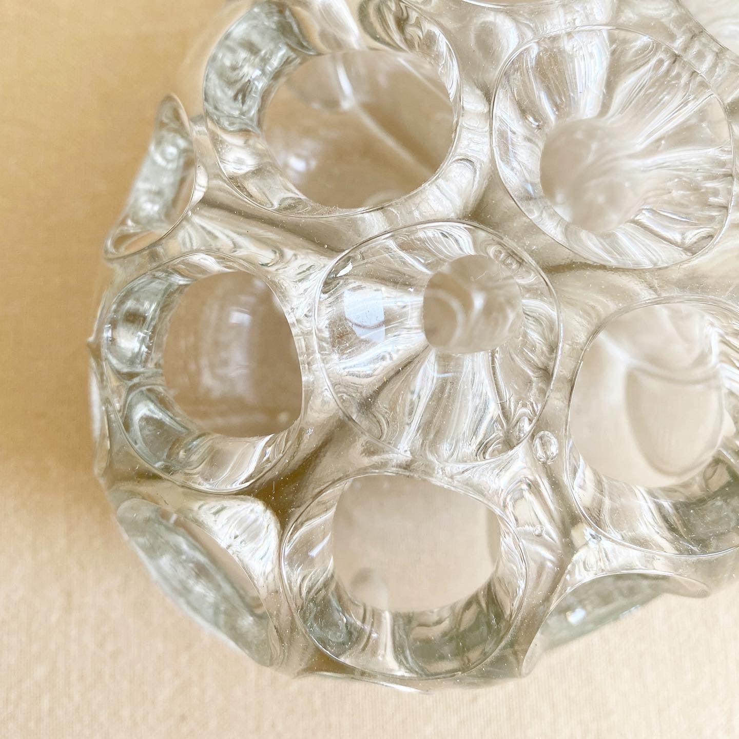 Vase pique fleurs en verre transparent