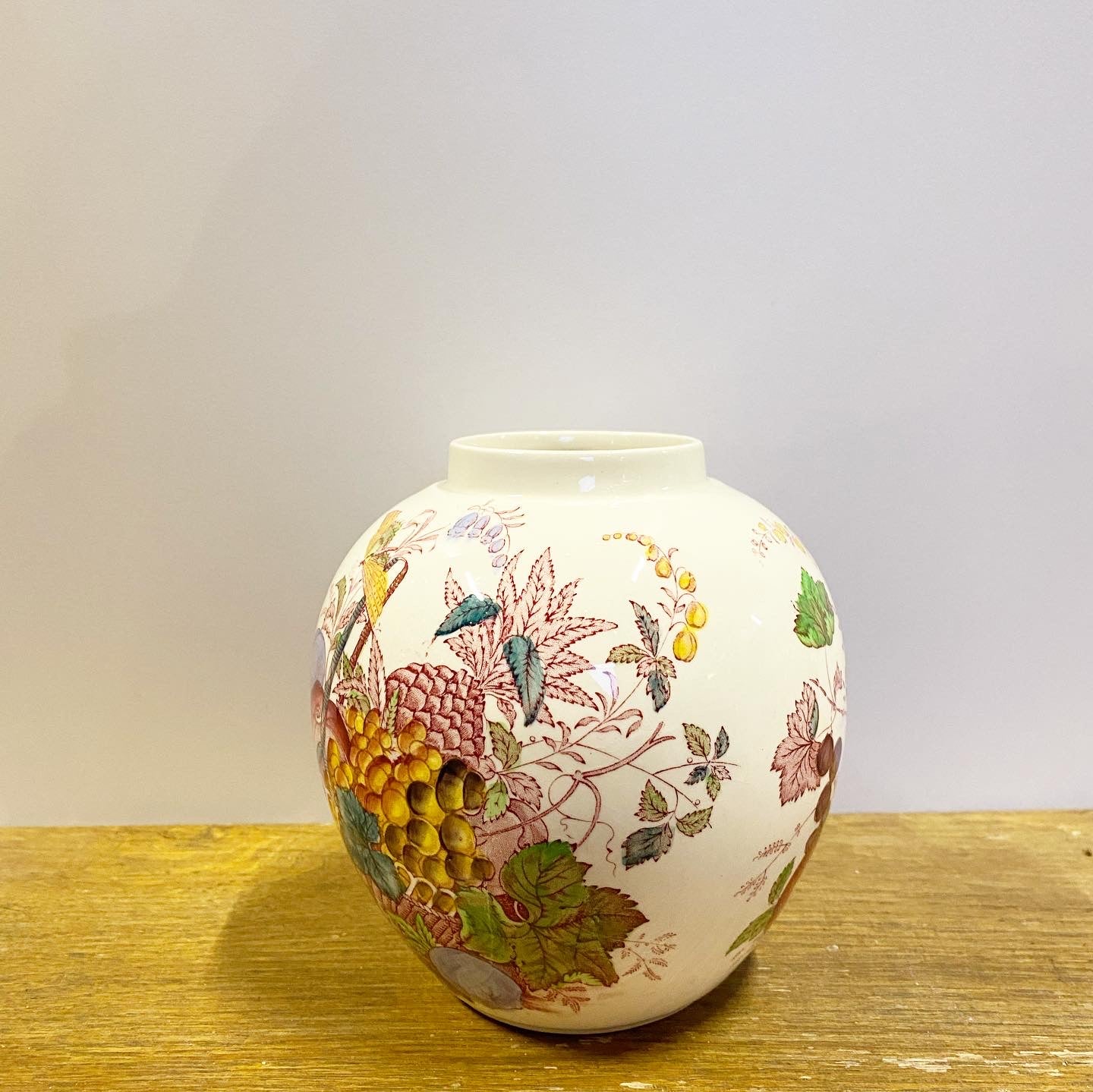 Vase boule porcelaine anglaise